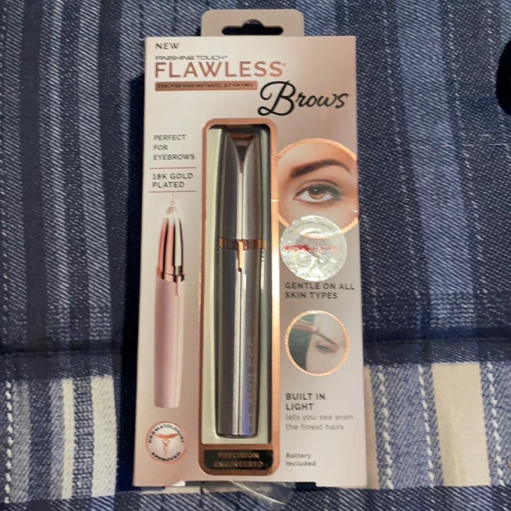 Finishing Touch Flawless Brows eyebrow shaper